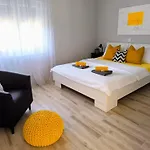 House Kapetanovic Konukevi Palit