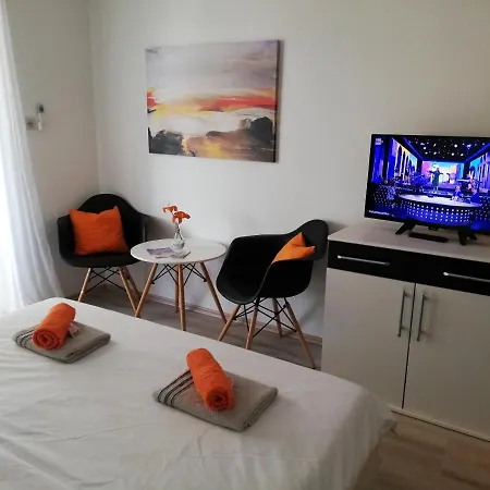 House Kapetanovic 3* Palit