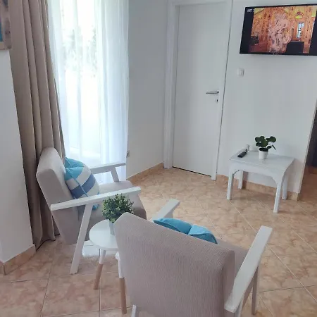 House Kapetanovic Konukevi Palit