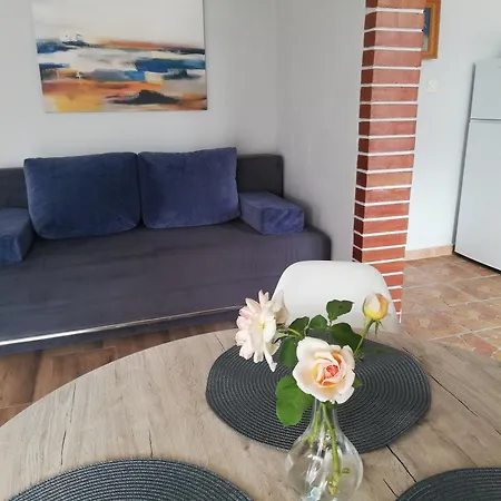 House Kapetanovic 3* Palit