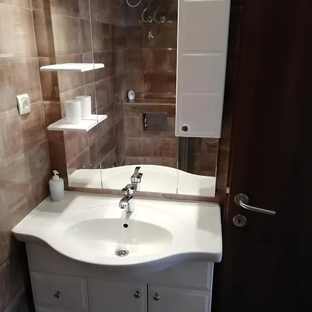 House Kapetanovic Gasthuis 3*