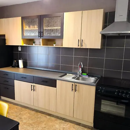 House Kapetanovic 3* Palit