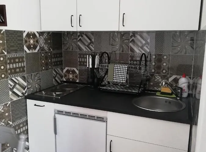 House Kapetanovic 3* Palit